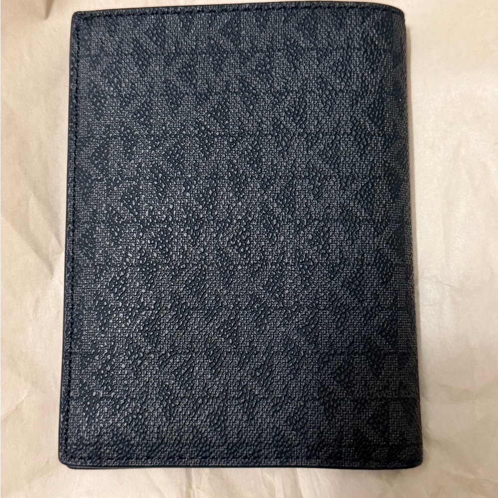 Michael Kors Men’s Black Textured Passport/Card Holder